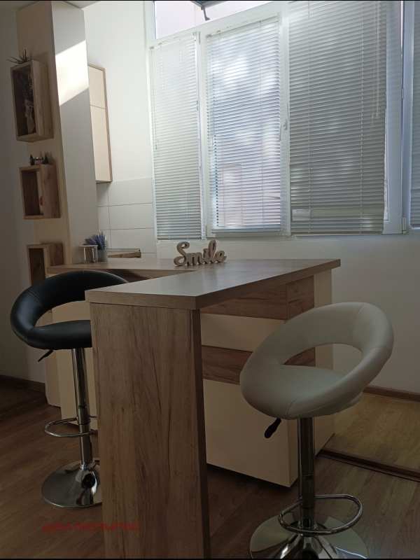 Дава под наем 3-стаен, гр. бургас, център