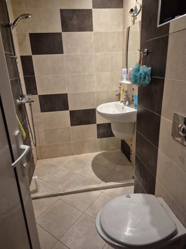 Дава под наем 2-стаен, гр. русе, широк център