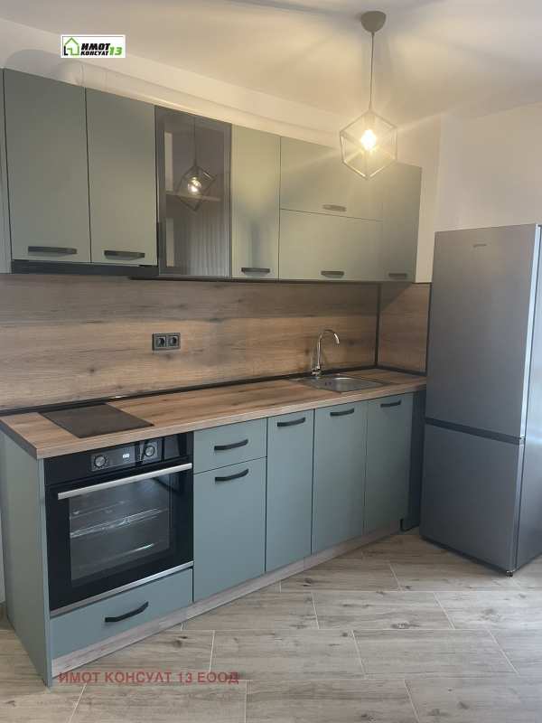 Дава под наем 3-стаен, гр. плевен, широк център