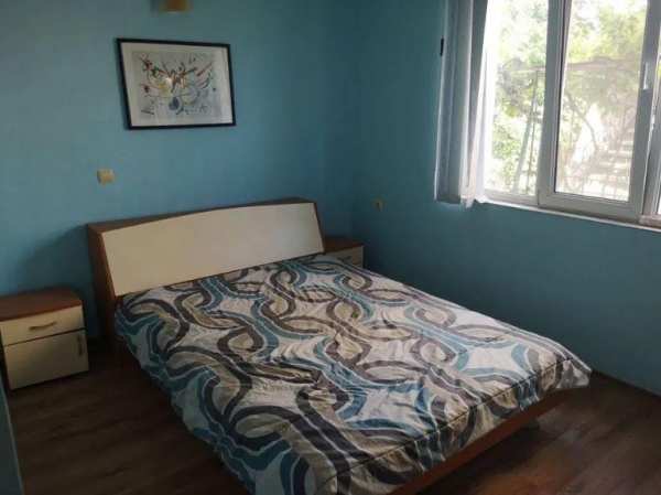 Дава под наем етаж от къща, гр. бургас, област бургас