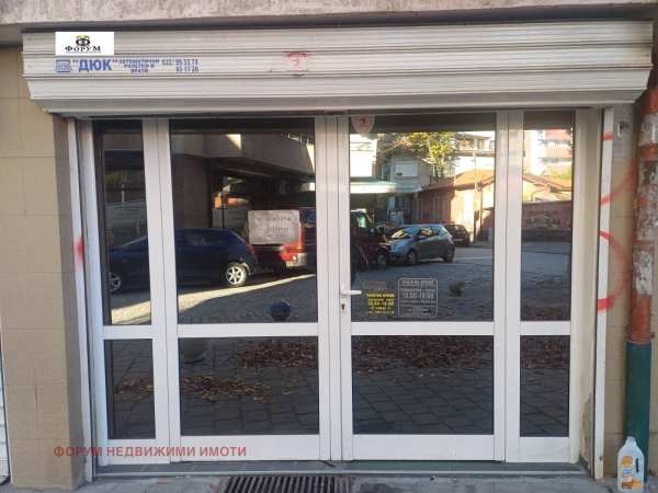 Дава под наем гараж, паркомясто, гр. пловдив, център