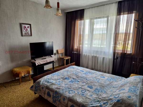Продава 2-стаен, гр. плевен, широк център