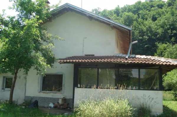 Продава пром. помещение, гр. априлци, област ловеч