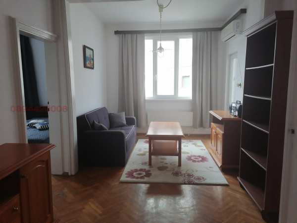 Дава под наем 3-стаен, гр. бургас, център