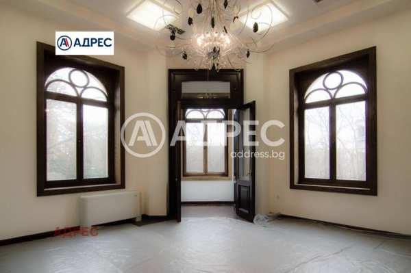 Продава къща, гр. варна, център