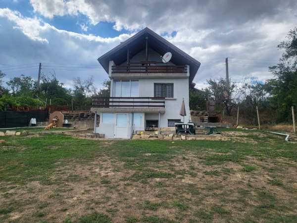 Продава вила, гр. русе, в.з. средна кула