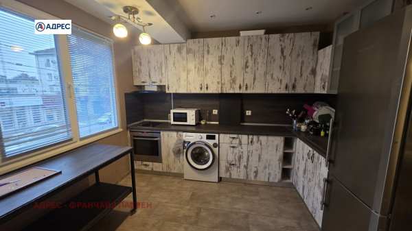 Дава под наем 2-стаен, гр. плевен, идеален център