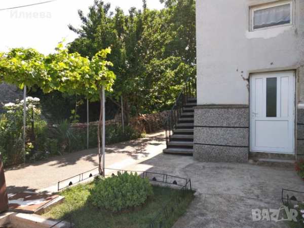 Продавам етаж от къща гр.каварна