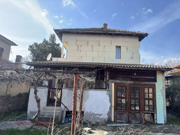 Продава къща, гр. павликени, област велико търново