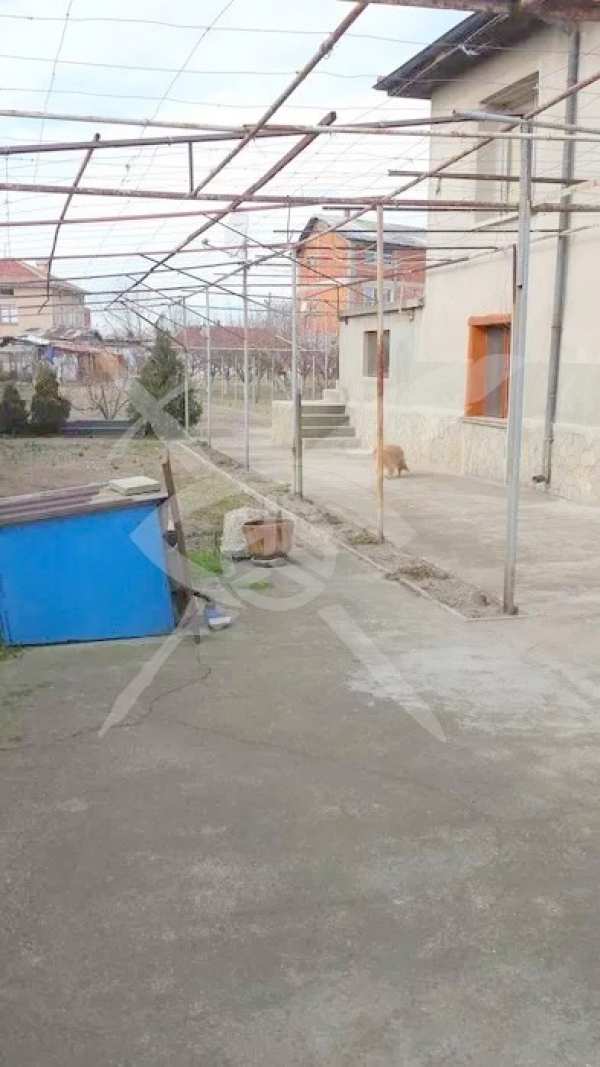 Продава етаж от къща, гр. садово, област пловдив