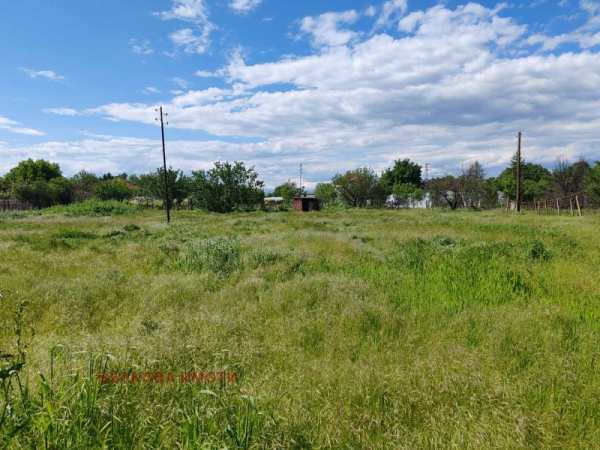 Продава  парцел с. Черна гора, област Стара Загора
      2113 кв.м