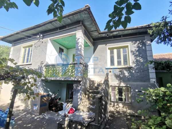 Продава  къща с. Ценово, област Русе
      152 кв.м