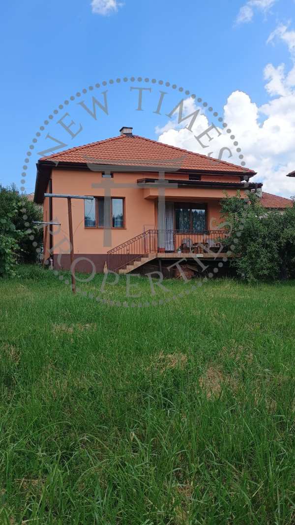 Продава къща, гр. годеч, област софия област