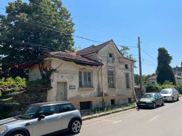 Продава къща, гр. берковица, област монтана