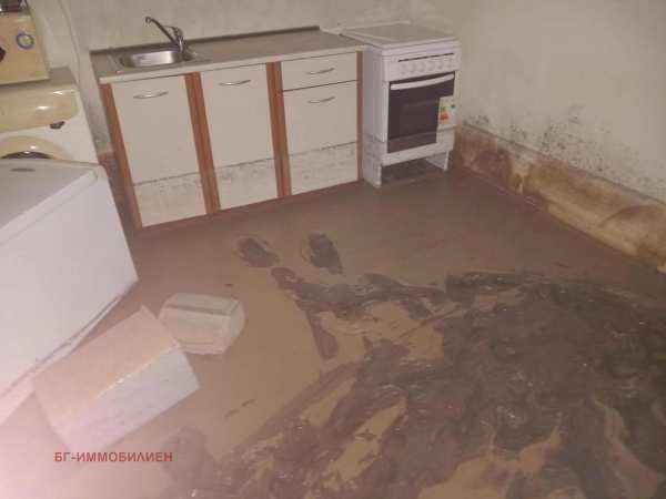 Продава къща, с. сираково, област враца