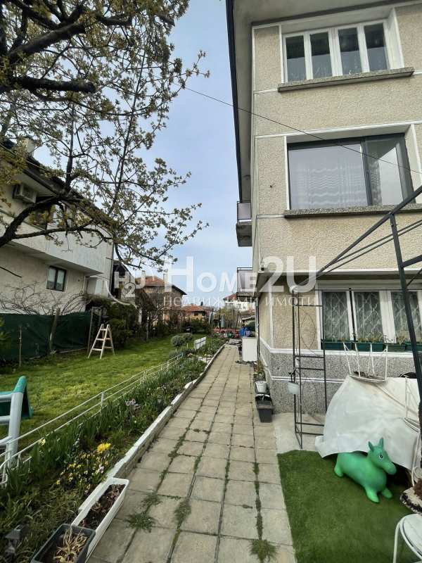 Продава къща, гр. долни чифлик, област варна