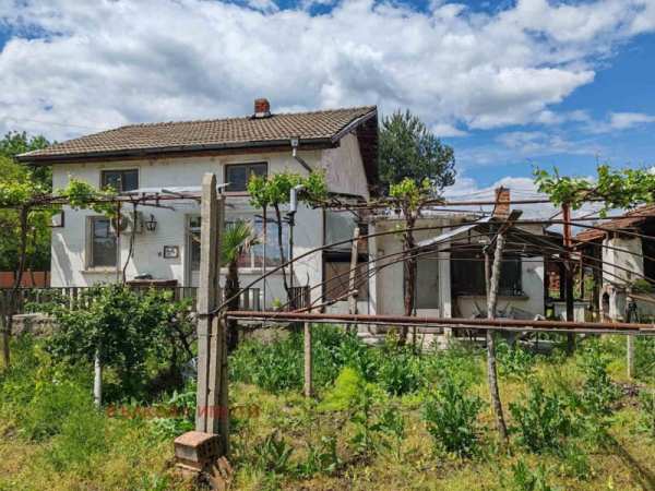 Продава вила, с. черна гора, област стара загора