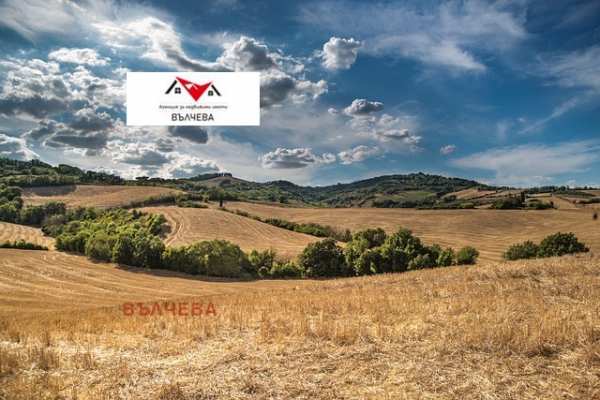 Продава земеделска земя, гр. хисаря, област пловдив