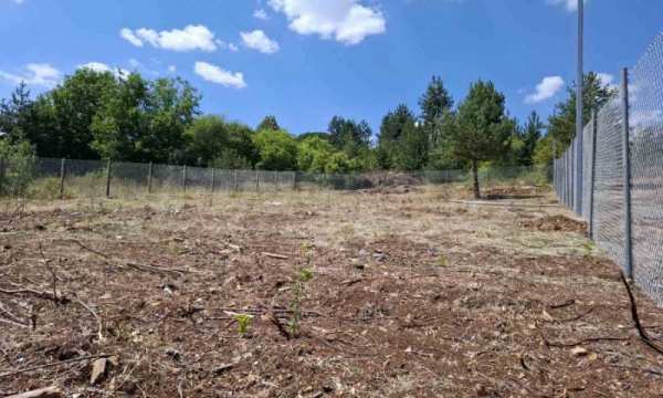 Продава парцел, с. градец, област софия област