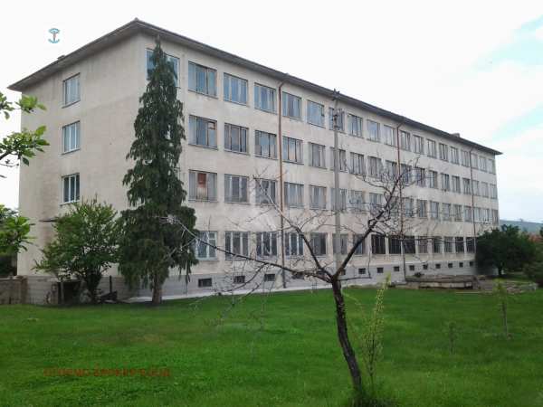 Продава пром. помещение, гр. долна баня, област софия област