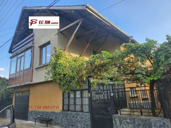 Продава  къща гр. Две могили, област Русе
      264 кв.м