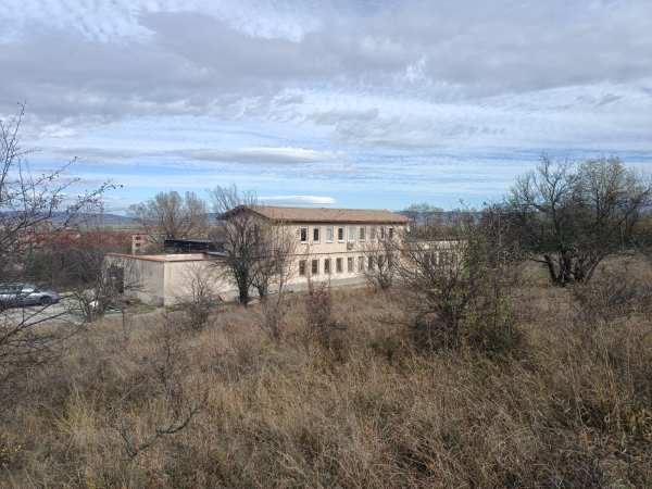 Продава хотел, с. кленовик, област перник
