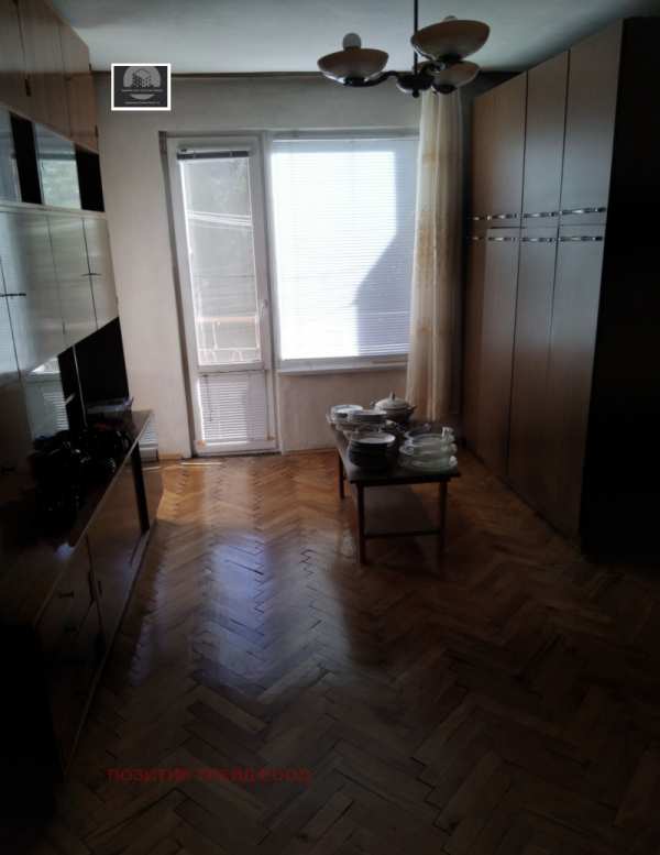 Продава  2-стаен гр. Дупница, област Кюстендил
      40 кв.м