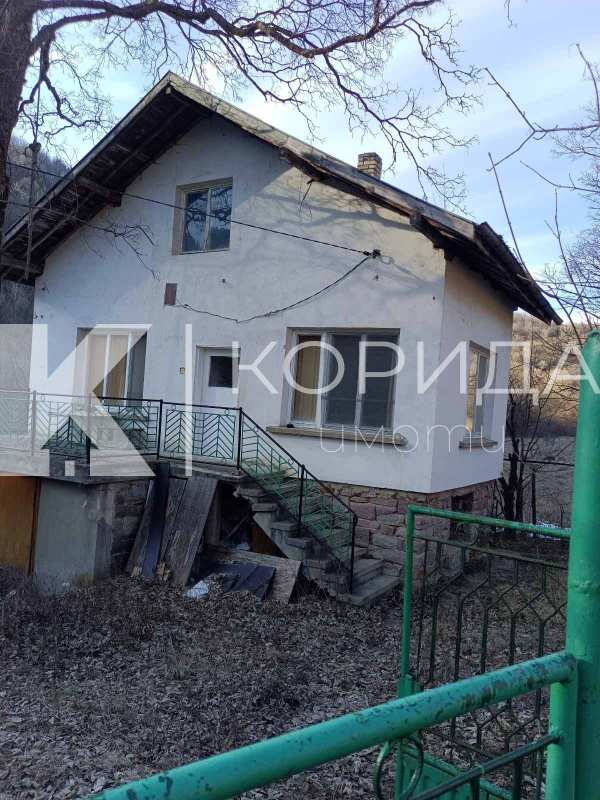 Продава къща, с. гинци, област софия област