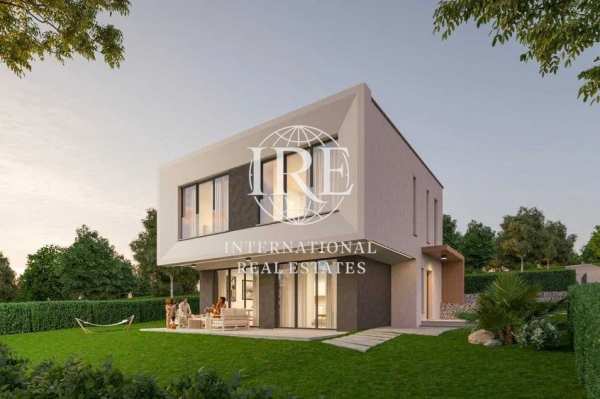 Продава къща, гр. балчик, област добрич