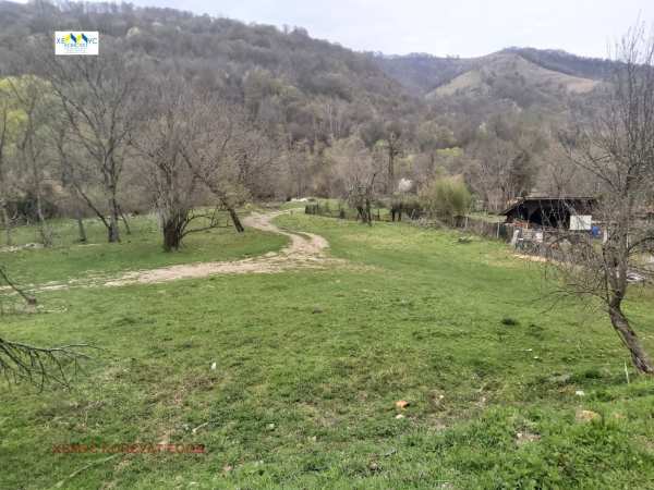 Продава парцел, с. черни осъм, област ловеч