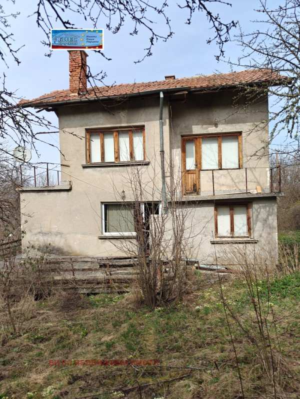 Продава  къща с. Кленовик, област Перник
      120 кв.м