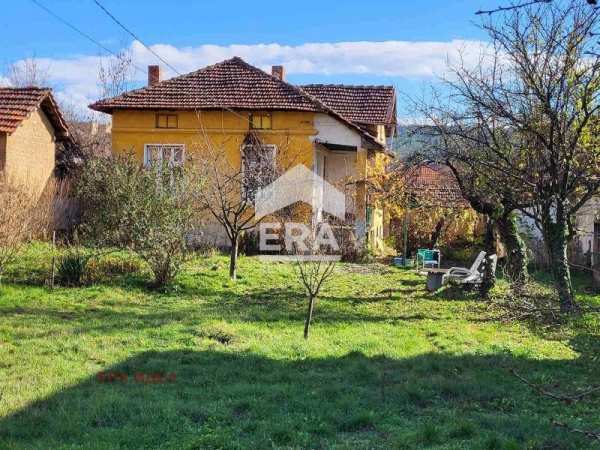 Продава къща, гр. пирдоп, област софия област