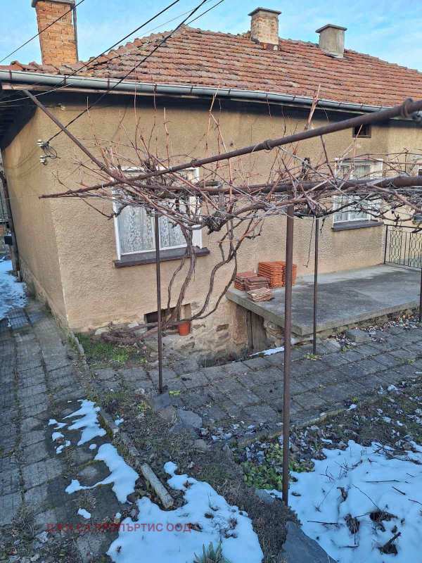 Продава къща, с. владо тричков, област софия област