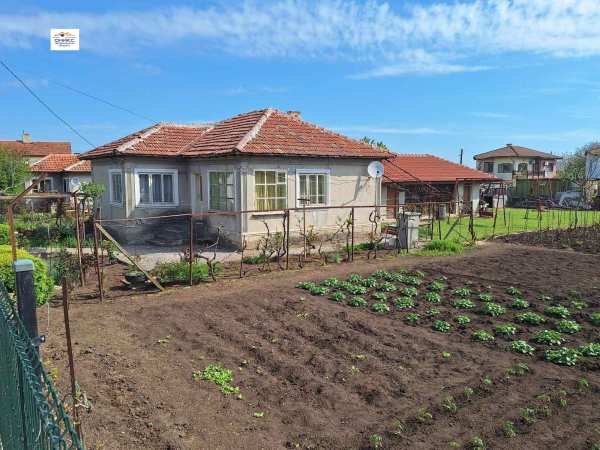 Продава къща, с. царичино, област добрич