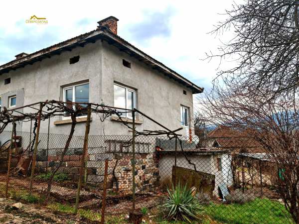 Продава къща, с. ягодово, област монтана