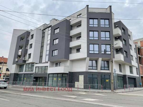 Продава 4-стаен, гр. враца, река лева