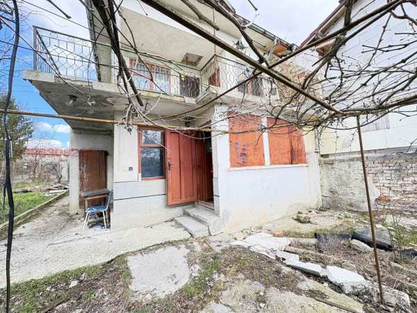 Продава къща, с. изворско, област варна
