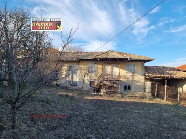 Продава  къща с. Ивански, област Шумен
      86 кв.м