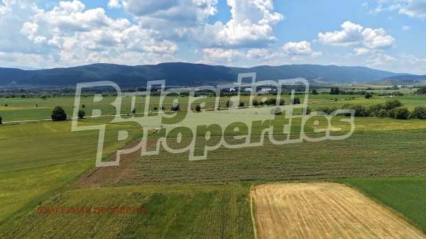 Продава парцел, гр. ихтиман, област софия област
