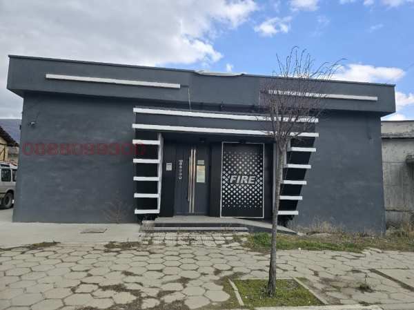Продава бизнес имот, гр. златица, област софия област