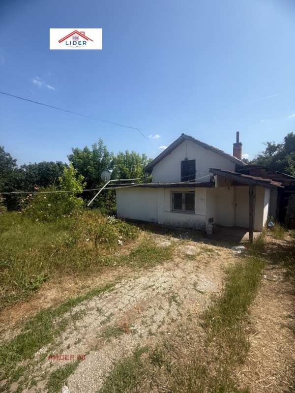 Продава къща, с. буковлък, област плевен