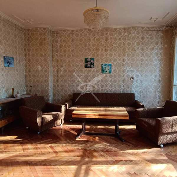 Продава  многостаен гр. Карнобат, област Бургас
      96 кв.м