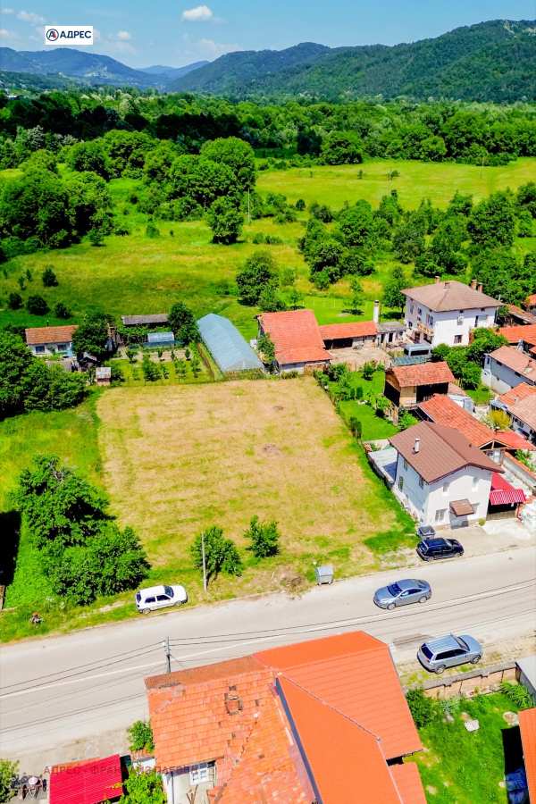Продава парцел, с. орешак, област ловеч