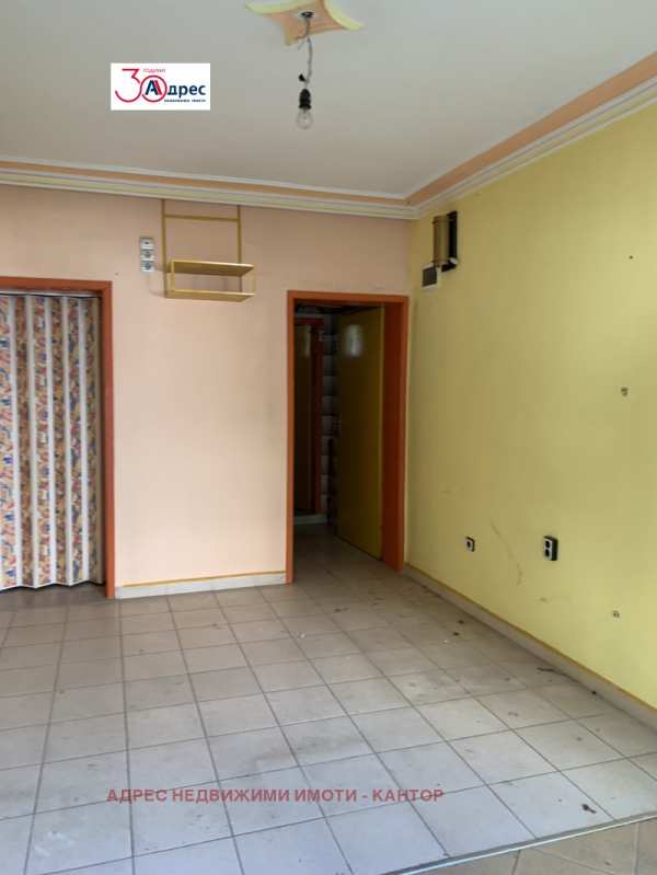 Продава ателие, таван, гр. пазарджик, център