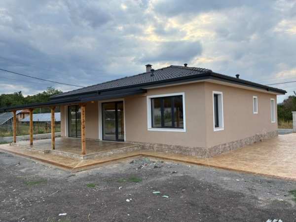 Продава къща, с. сираково, област хасково