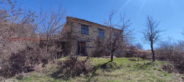 Продава къща, с. гълъбово, област смолян
