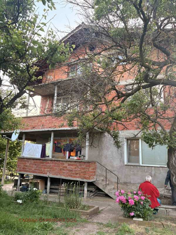 Продава къща, с. горна гращица, област кюстендил
