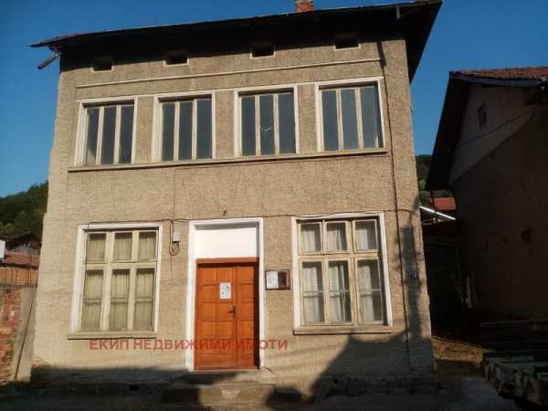 Продава къща, с. черни осъм, област ловеч