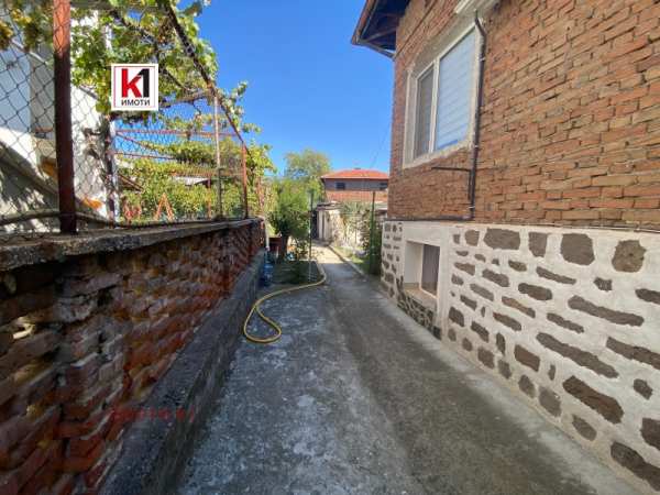 Продава етаж от къща, гр. пещера, област пазарджик