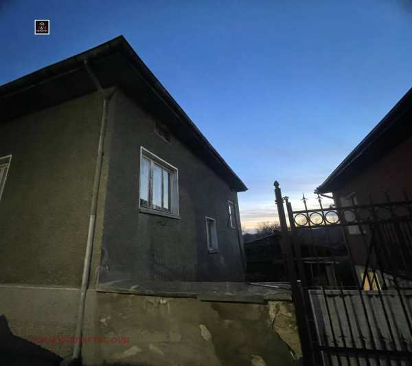 Продава къща, с. самораново, област кюстендил